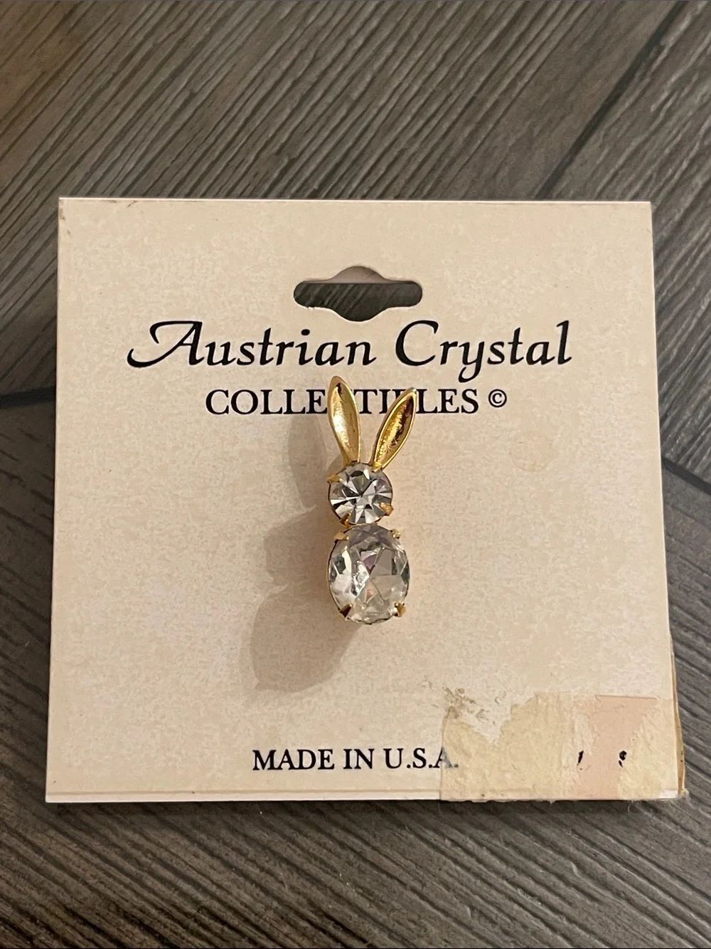 Vintage Austrian Crystal Collectibles Bunny Rabbit Lapel Pin